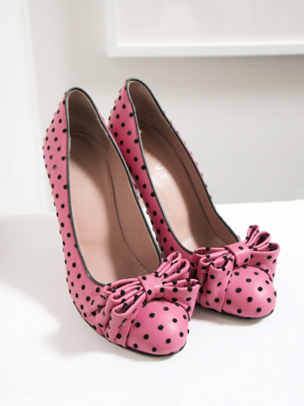 RED VALENTINO Women's 9.5 Pink & Black Velvet Polka Dot Bowknot Leather Pumps